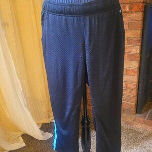 Nike Mesh-like Fabric Capris Workout Pants - Size L